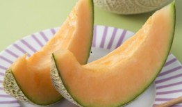 吃哈密瓜吐气,吐气成香，尽享夏日清新